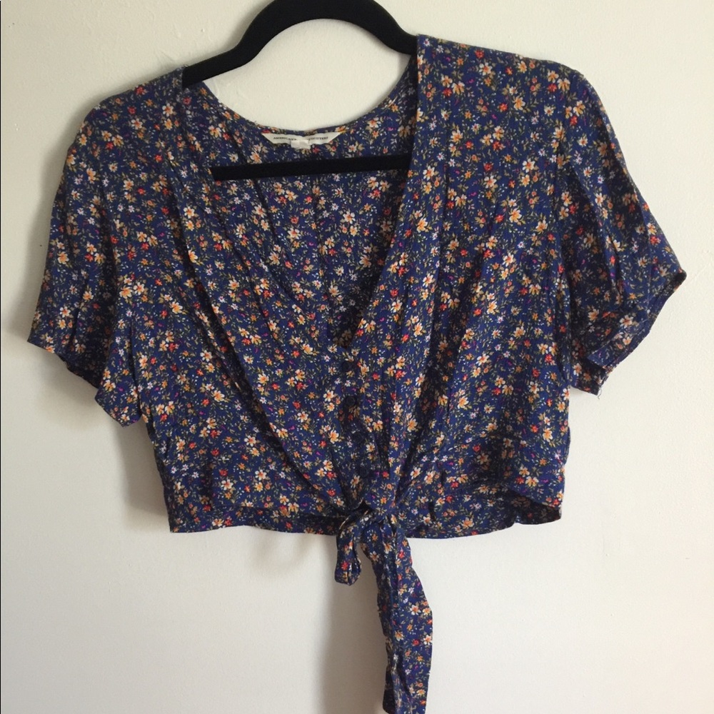 Cropped tie floral top